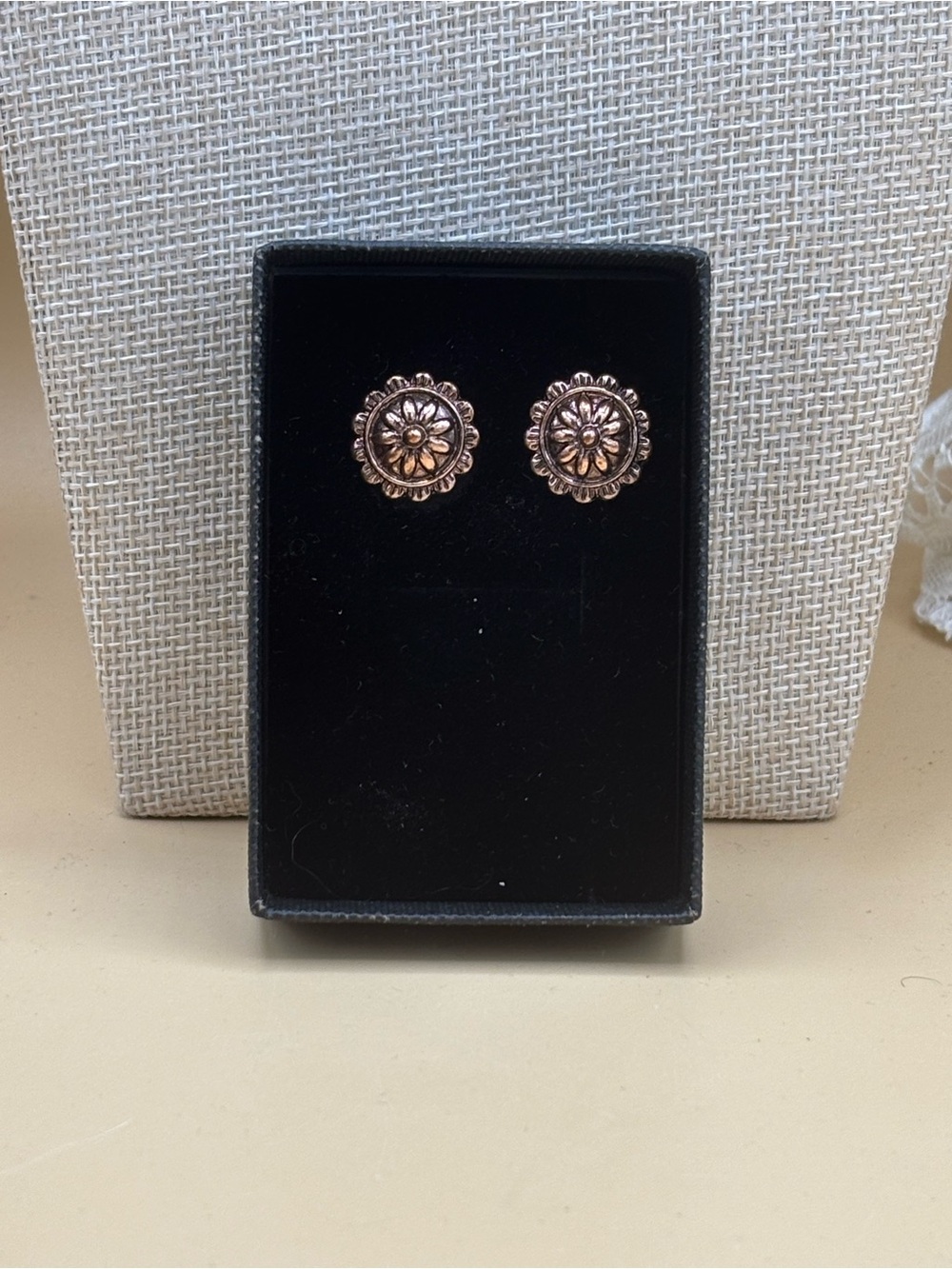 Copper Tone Floral Medallion Stud Earrings 7/8” Boho Western Vintage Style